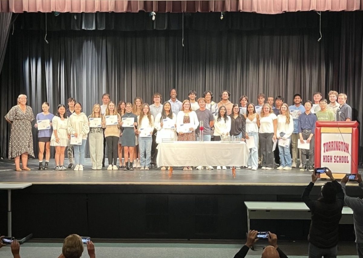 SNHS Advisors, Officers, and, guest speaker Professor Gusky with new inductees