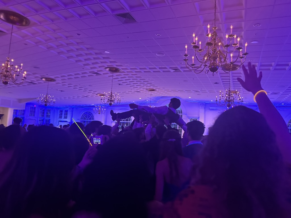 THS Class of 2025 Dances "Under the Lanterns"